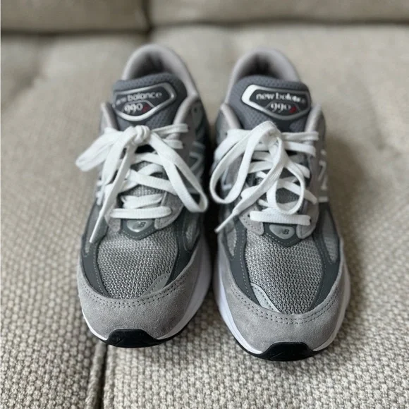 New Balance Gray and White Running Shoes 990 v6 - Picture 1 of 7
